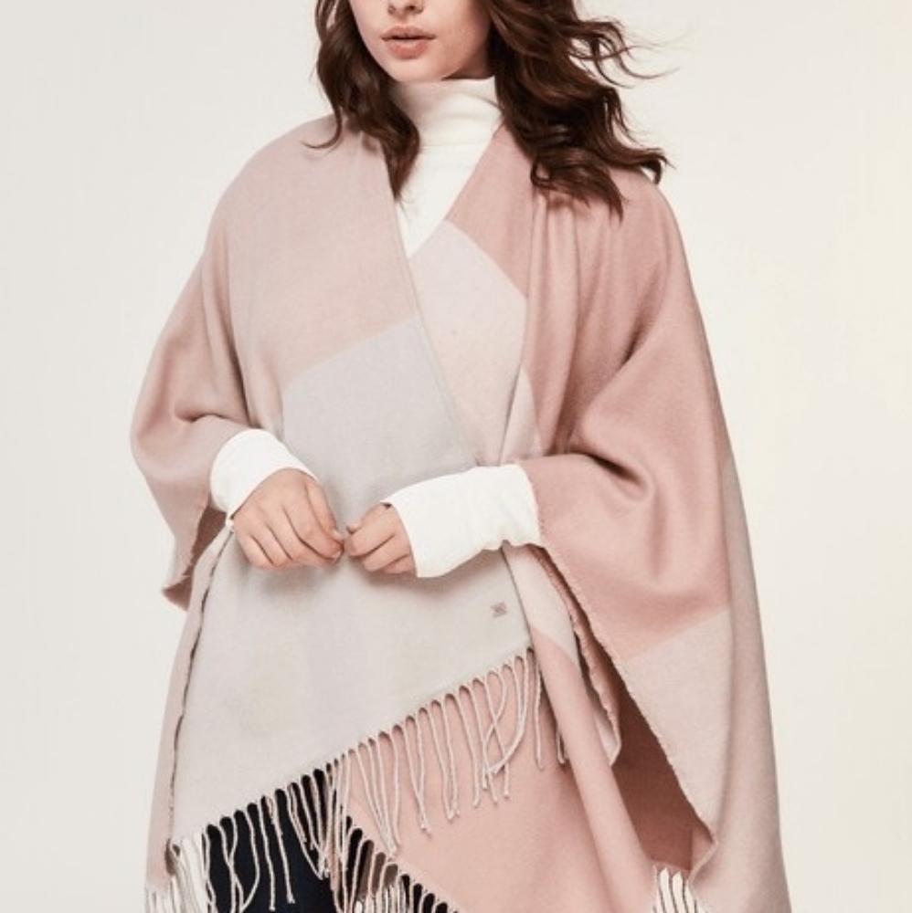 SOIA & KYO Woven Scarfigan with Fringe